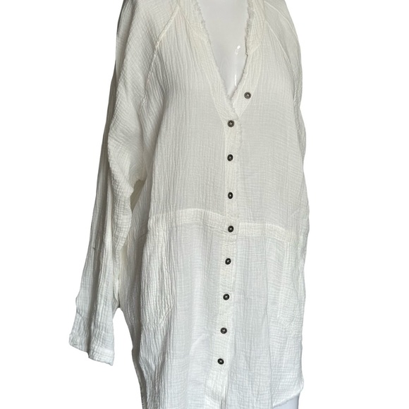 White long sleeve  Notched Collar Button Down Top - Picture 2 of 3